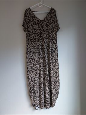Grecerelle Leopard Print V-Neck Maxi Dress Size 2XL